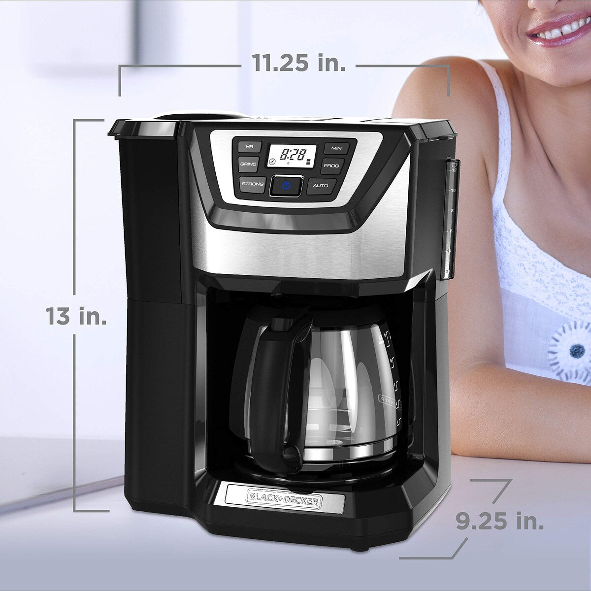 Machine à café avec broyeur intégré, 12 tasses, CM5000B, programmable 24 heures, fonction "Sneak-A-Cup", filtre permanent lavable.