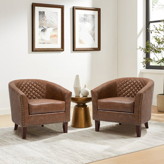 2 chaises d'appoint en cuir végétalien en forme de tonneau, 29 pouces de large, avec garniture à clous.