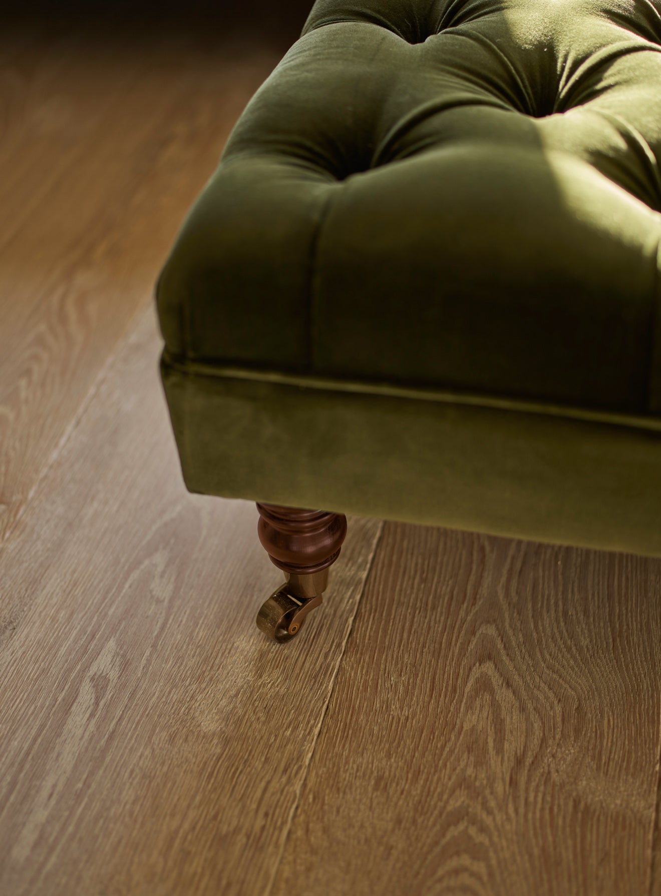 Repose-pieds Elbert, velours olive foncé