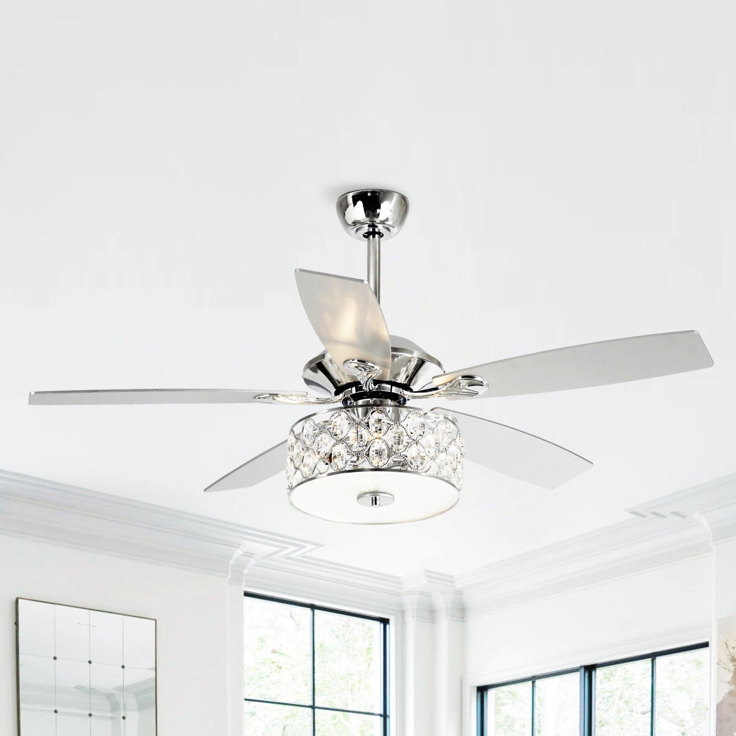 Luminaire suspendu moderne à 52 branches et 4 lumières, avec ventilateur de plafond à cristaux et télécommande.