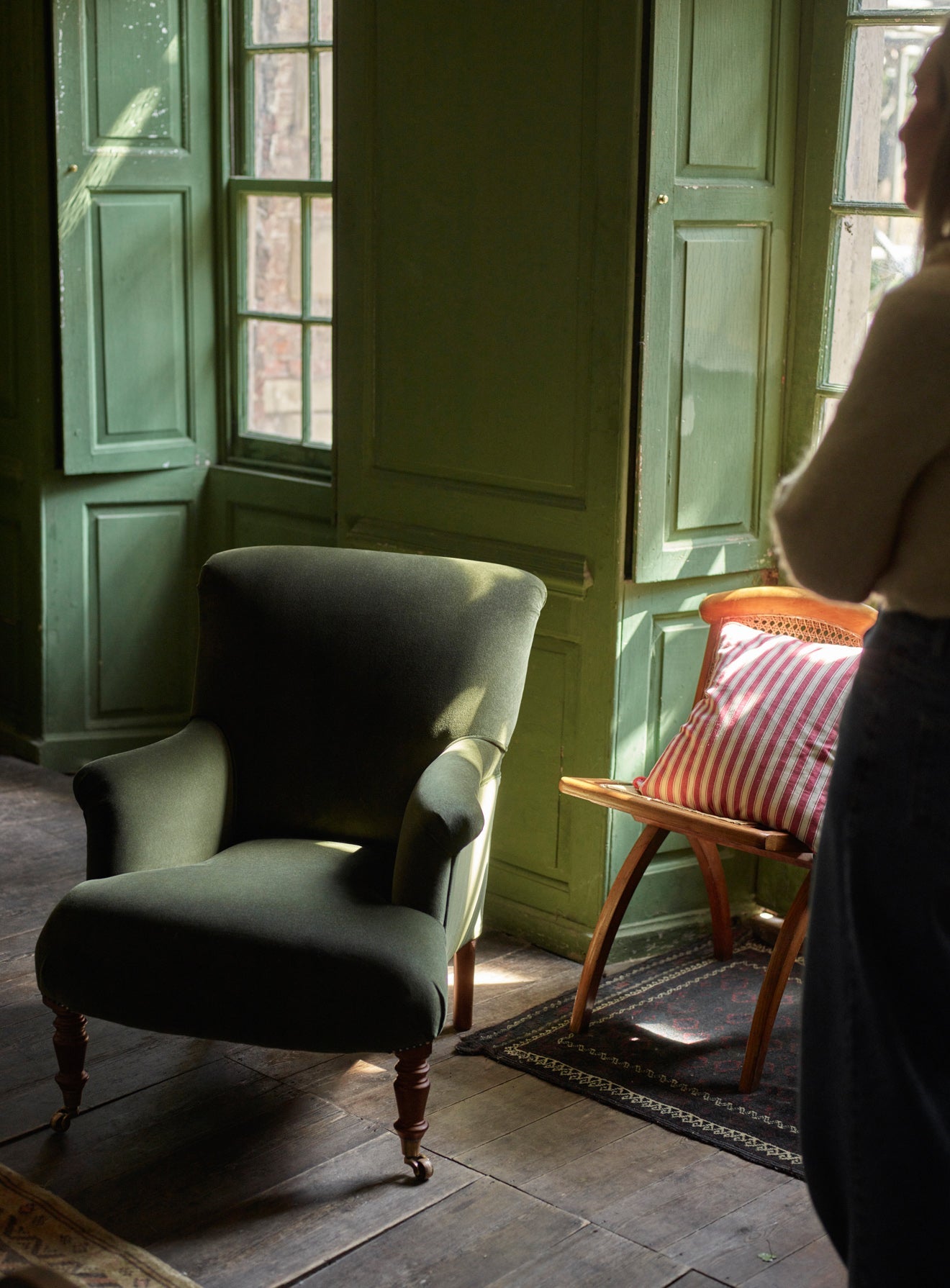 Fauteuil Finley, velours olive foncé