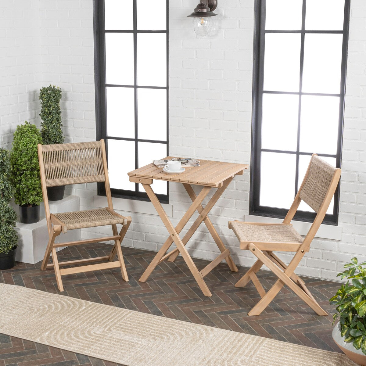 Cadiz Ensemble de bistro extérieur pliable en acacia à 3 pièces, style côtier moderne, par JONATHAN Y