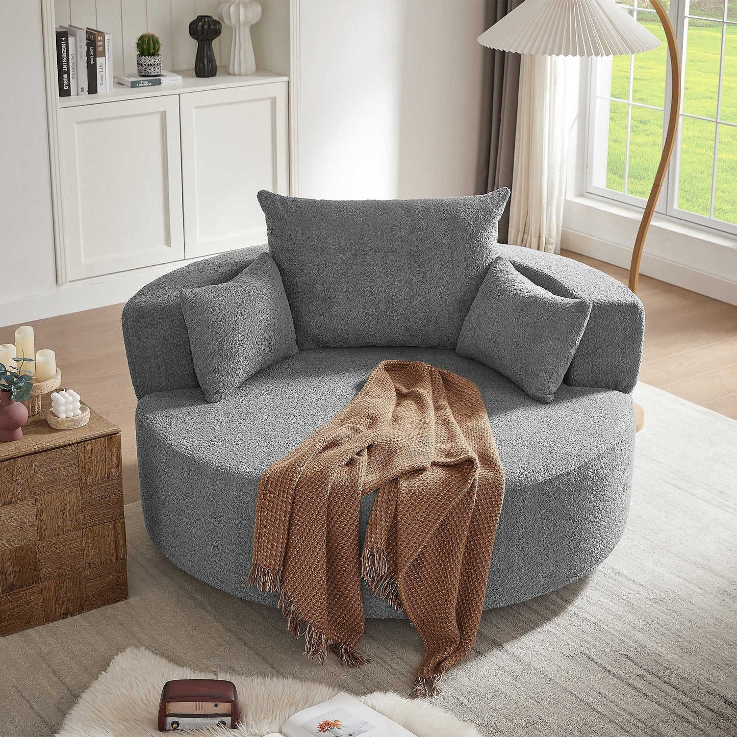 Fauteuil de salon en forme de tonneau avec accoudoirs en chenille, chaise de salon ronde avec base pivotante à 360 degrés et 3 coussins amovibles.