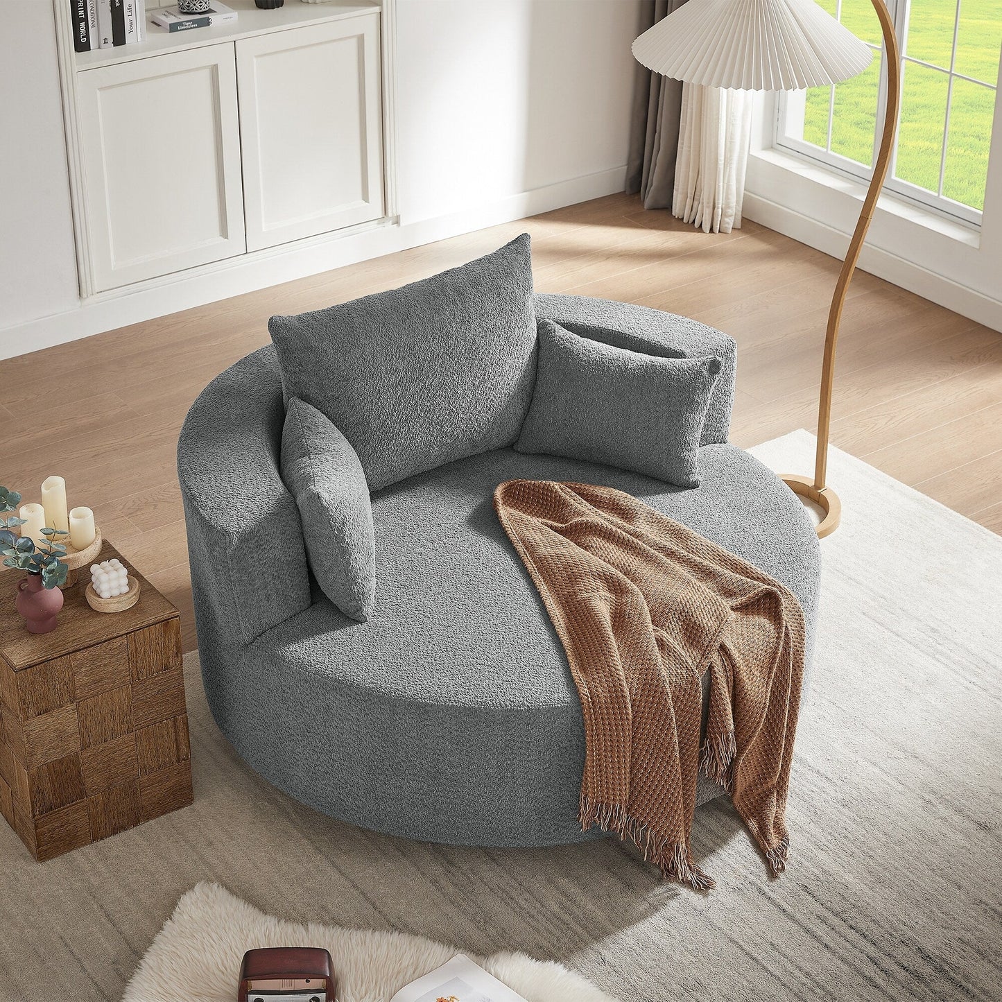 Fauteuil de salon en forme de tonneau avec accoudoirs en chenille, chaise de salon ronde avec base pivotante à 360 degrés et 3 coussins amovibles.