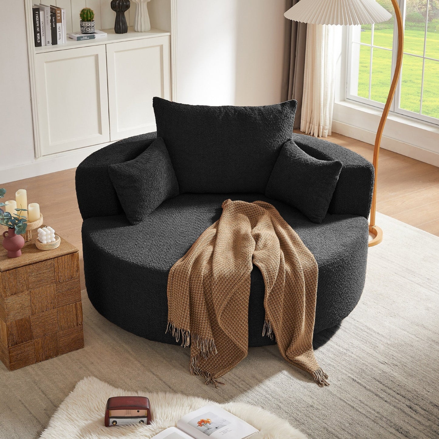 Fauteuil de salon en forme de tonneau avec accoudoirs en chenille, chaise de salon ronde avec base pivotante à 360 degrés et 3 coussins amovibles.