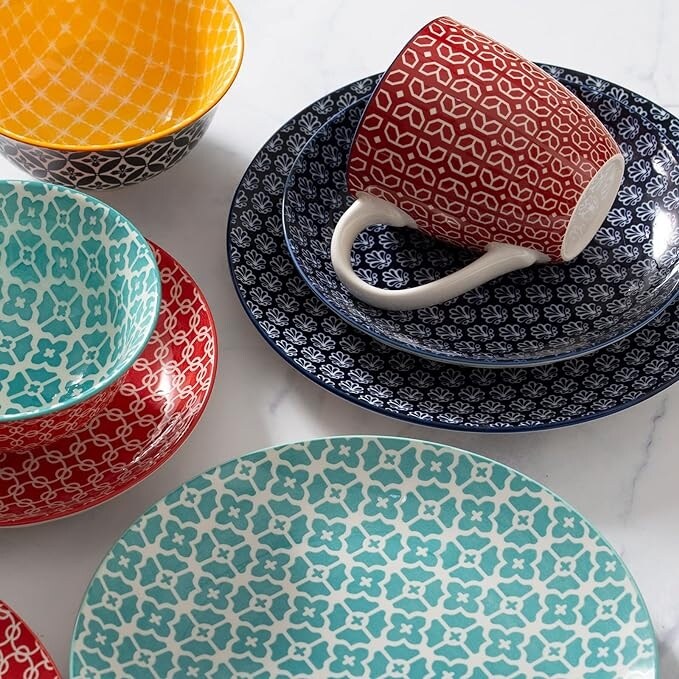 Service de table en céramique DOWAN, ensemble de 16 pièces pour 4 personnes, assiettes et bols décoratifs.
