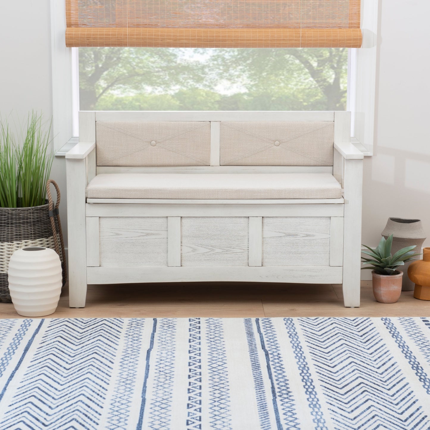 Banc d'entrée avec rangement et couvercle relevable en bois Dahlia
