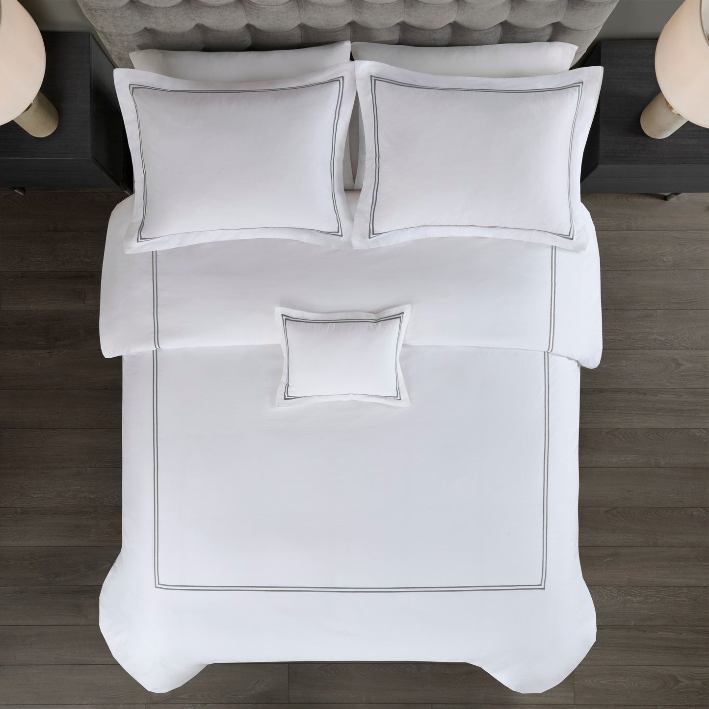 Ensemble de housse de couette brodée en satin de coton 100 % de la collection de luxe Madison Park Signature à 500 fils au pouce carré.