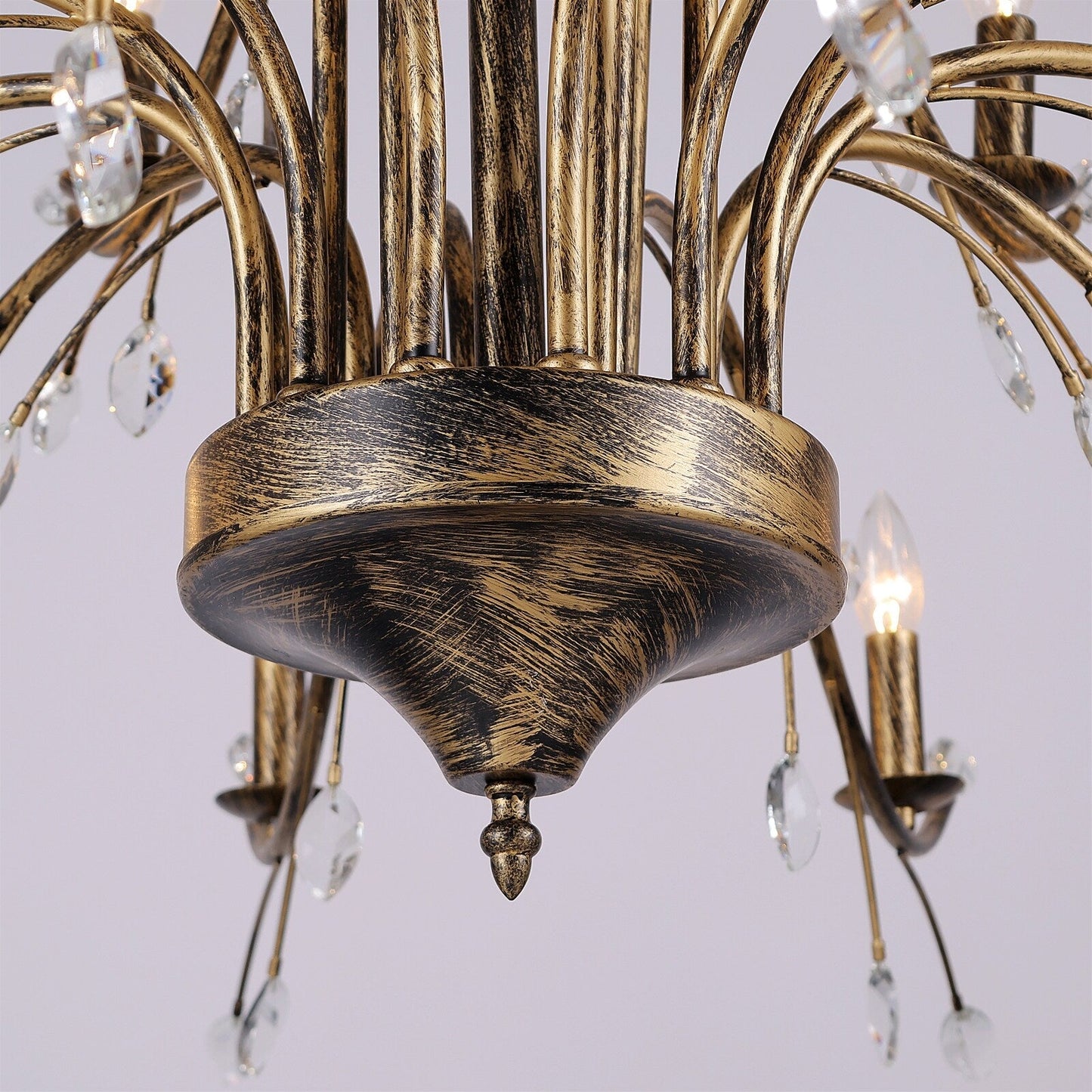 Luminaire suspendu en forme de branche d'arbre rétro style ferme avec lustre en cristal et bougie.