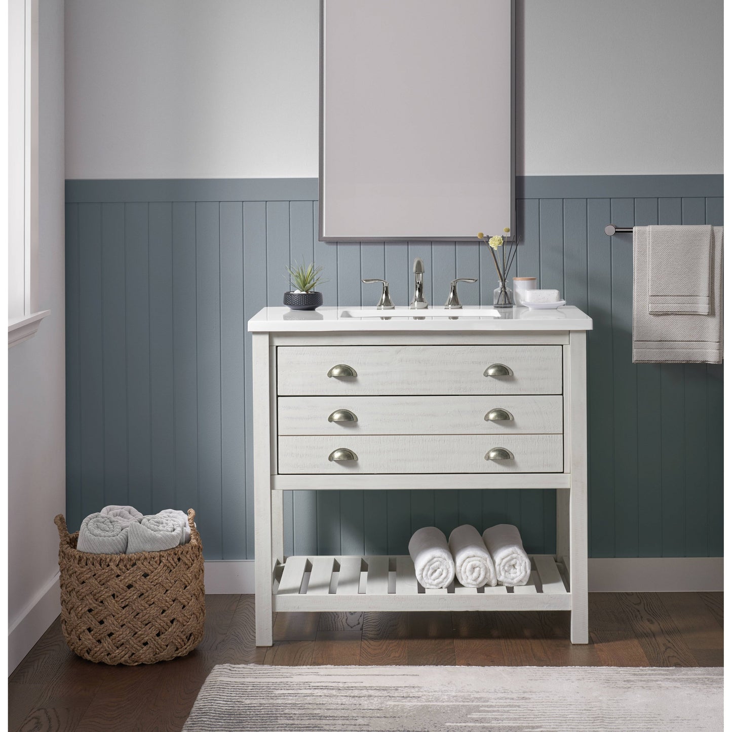 Meuble-lavabo de salle de bain simple Monterey 37 de style farmhouse avec plan de travail