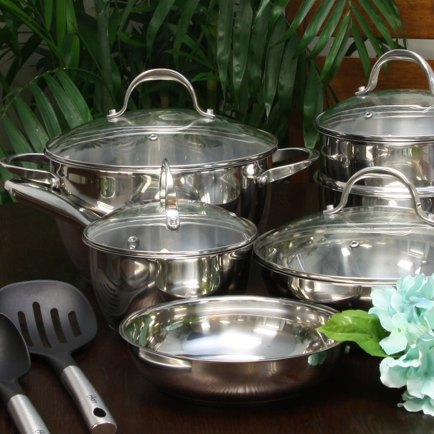 Ensemble de casseroles et poêles Oster Ridgewell en acier inoxydable, 13 pièces, forme bombée.
