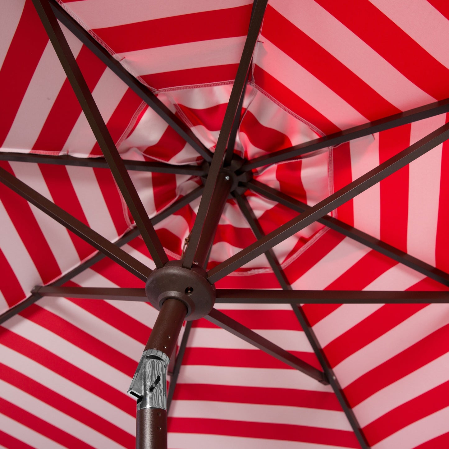 Parasol de jardin à manivelle SAFAVIEH Hadire Inside Out à rayures, 9 pieds