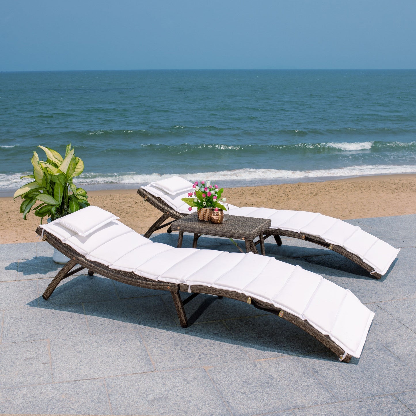 Ensemble de chaises longues de jardin Blaguna 3 pièces de SAFAVIEH - 83L x 20P x 24H (dimensions en pouces)