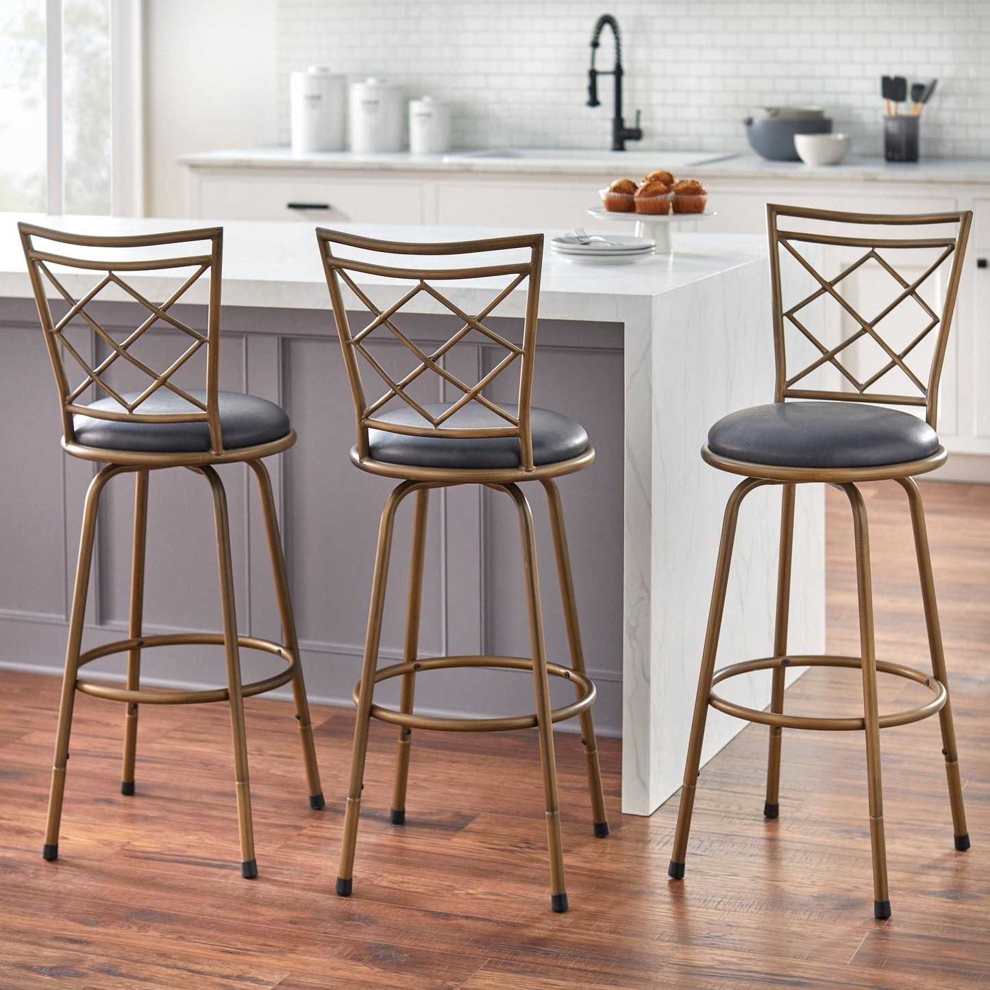 Tabourets pivotants réglables en hauteur Alyssa de Simple Living (lot de 3)