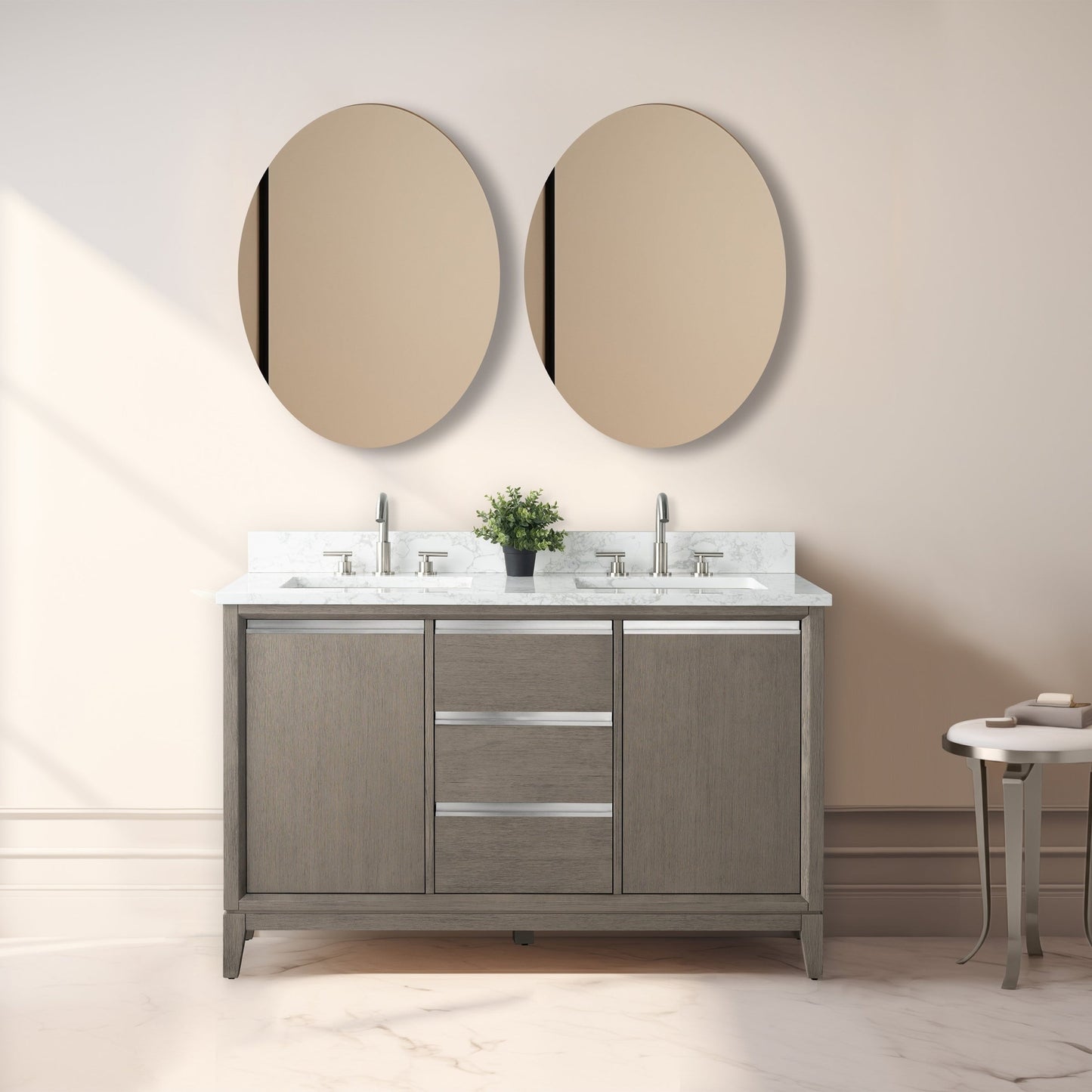 Meuble-lavabo Vanity Art avec lavabo en céramique et plan de travail en marbre composite.