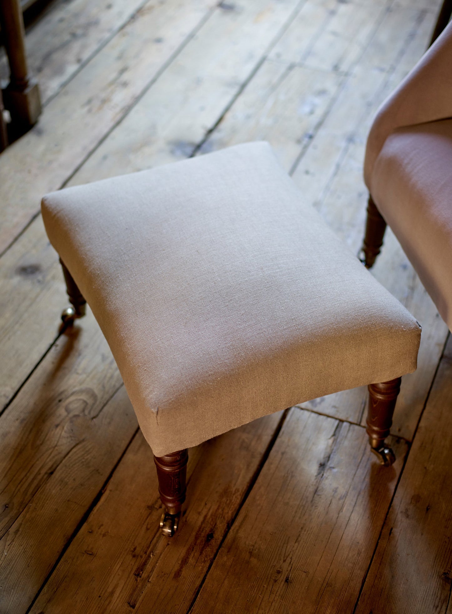 Repose-pieds Edmund, petit, rayures taupe Heritage