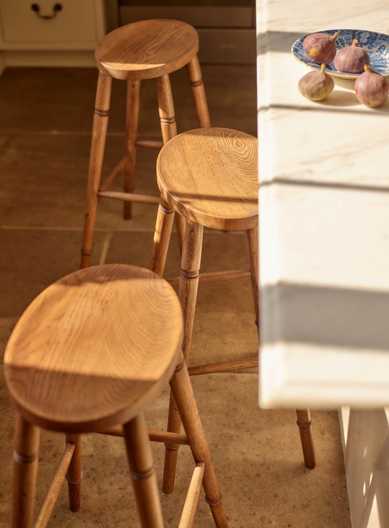 Tabouret de bar ovale en chêne