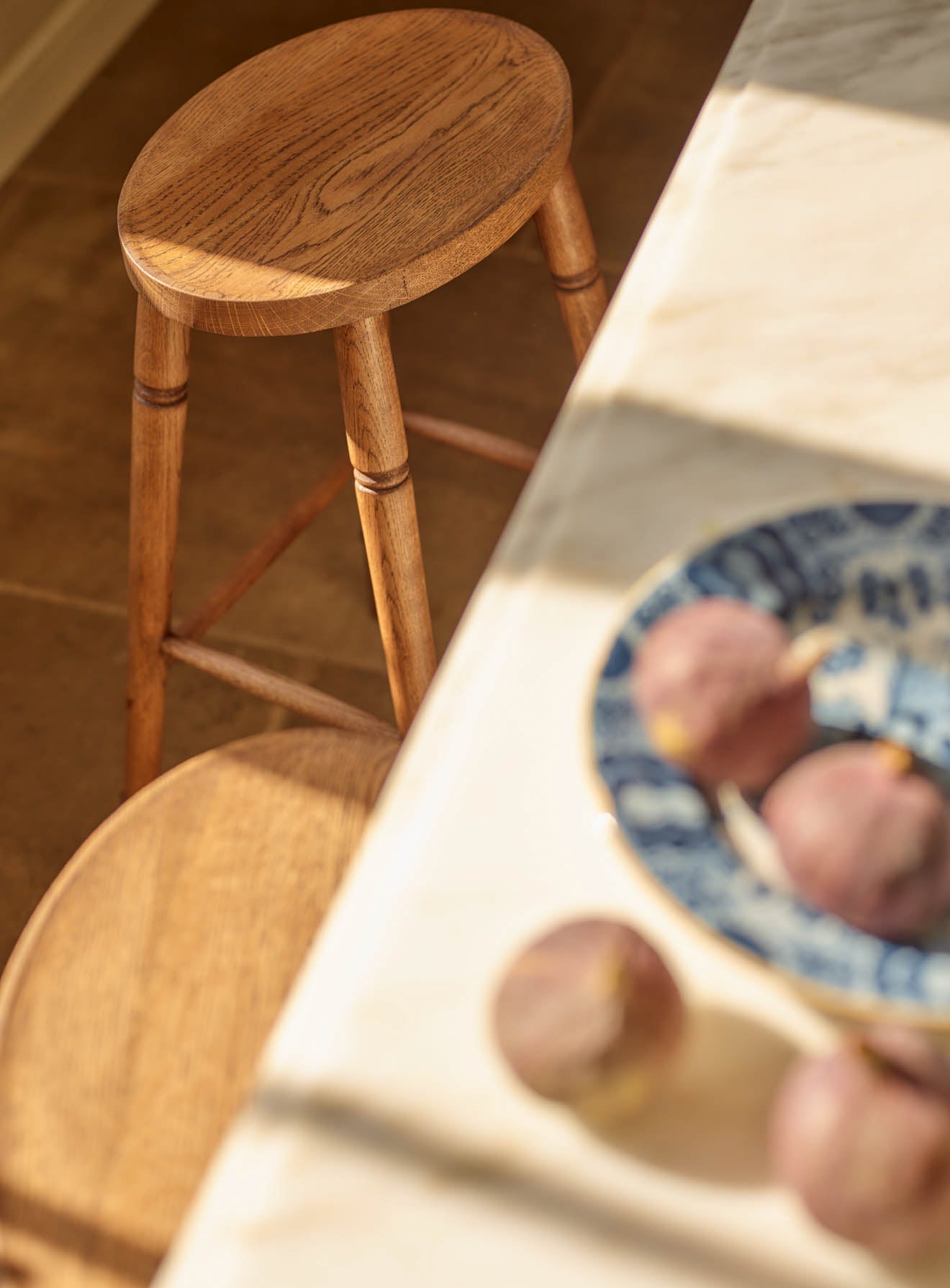 Tabouret de bar ovale en chêne