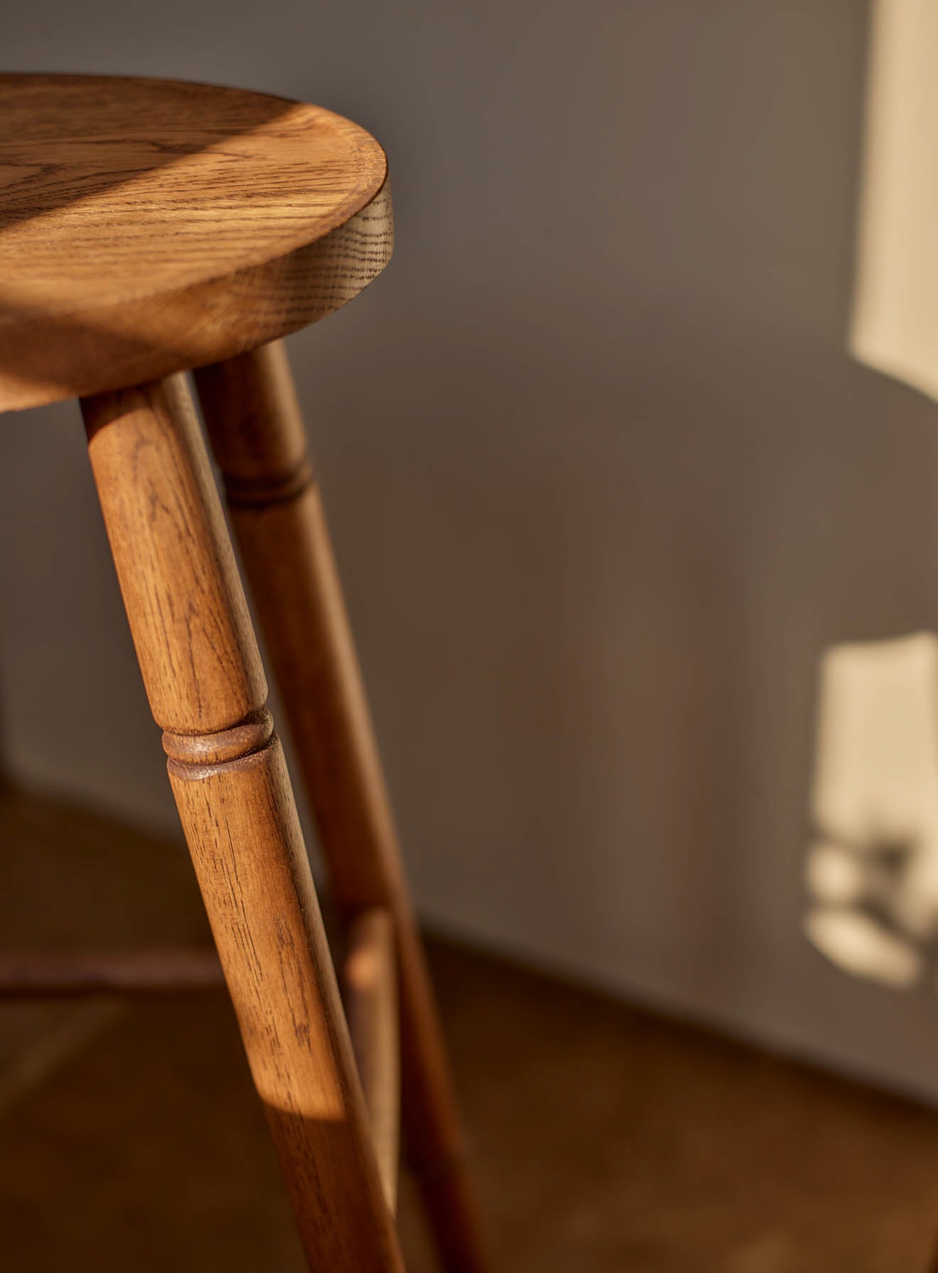 Tabouret de bar ovale en chêne
