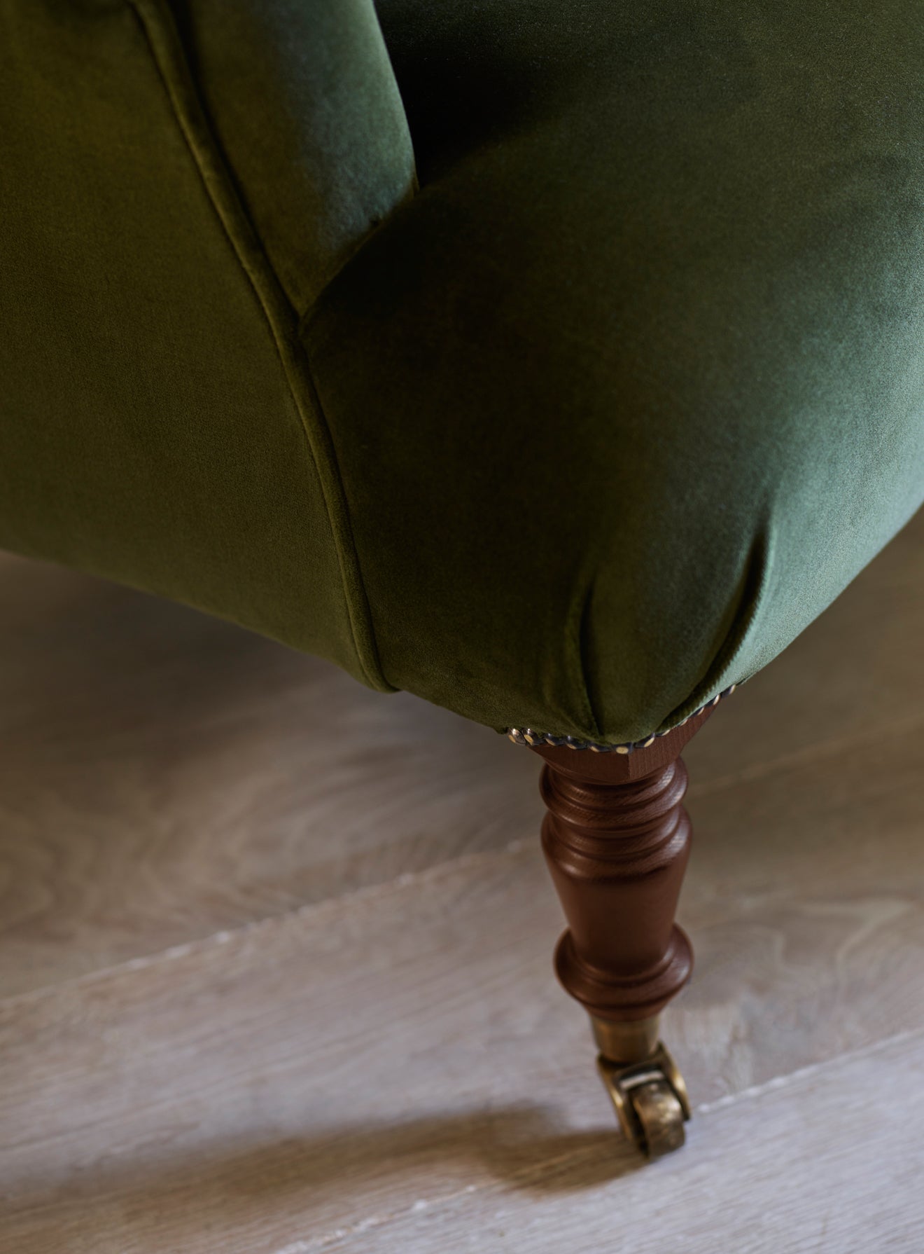 Fauteuil Finley, velours olive foncé