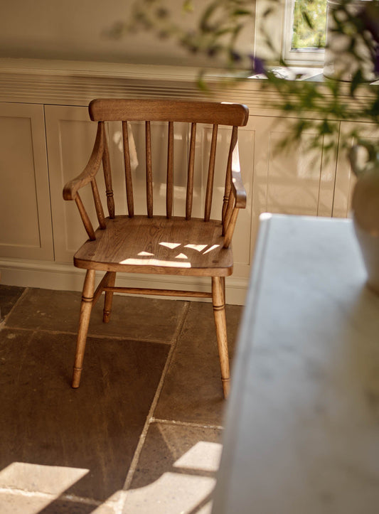 Chaise Turner en chêne sculpté