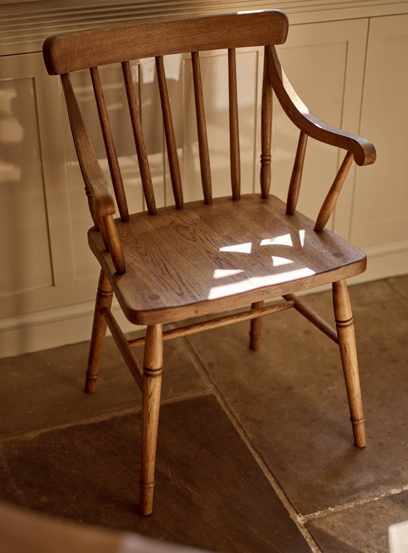 Chaise Turner en chêne sculpté