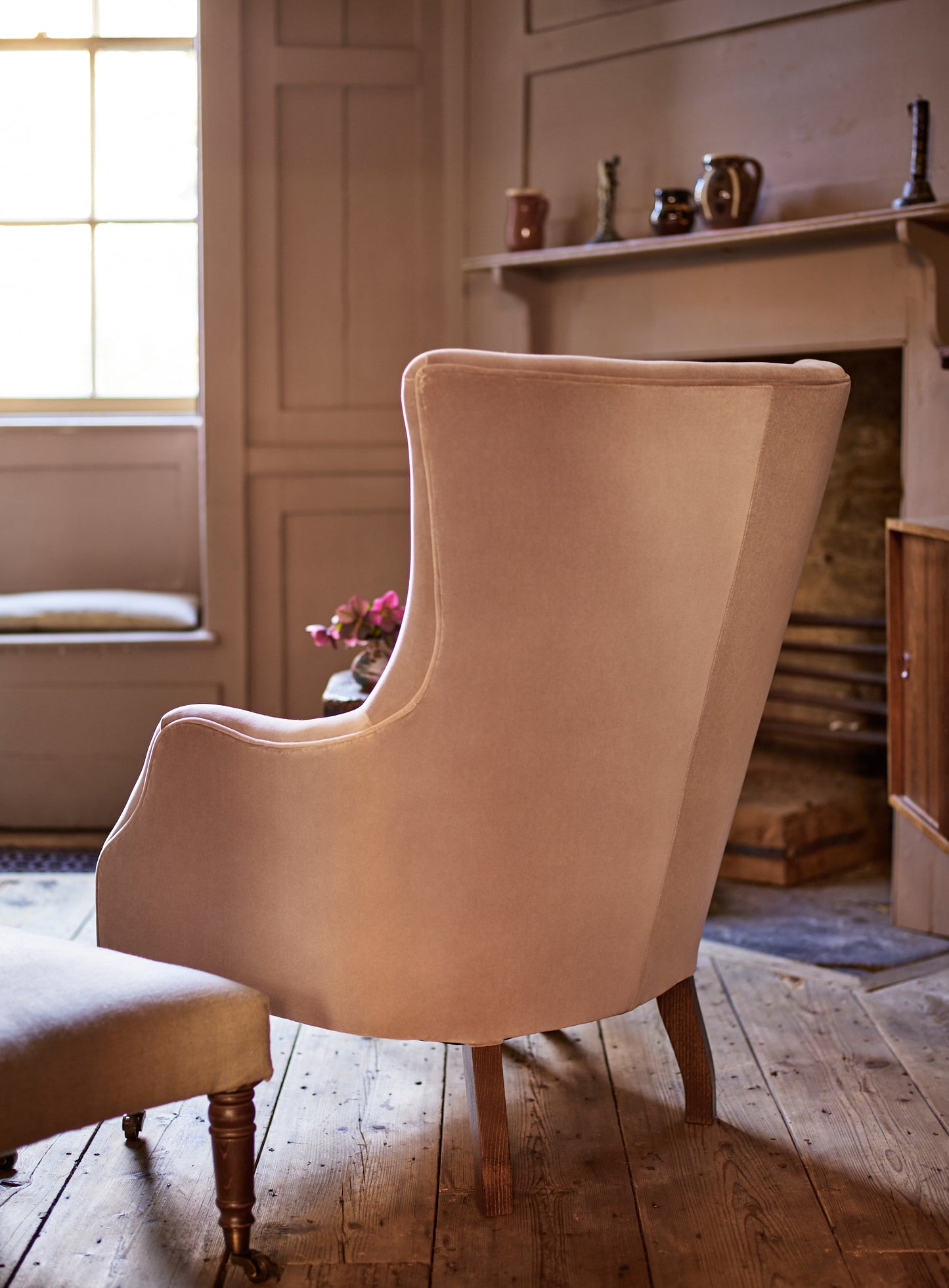 Fauteuil à oreilles Bromley, velours sauge
