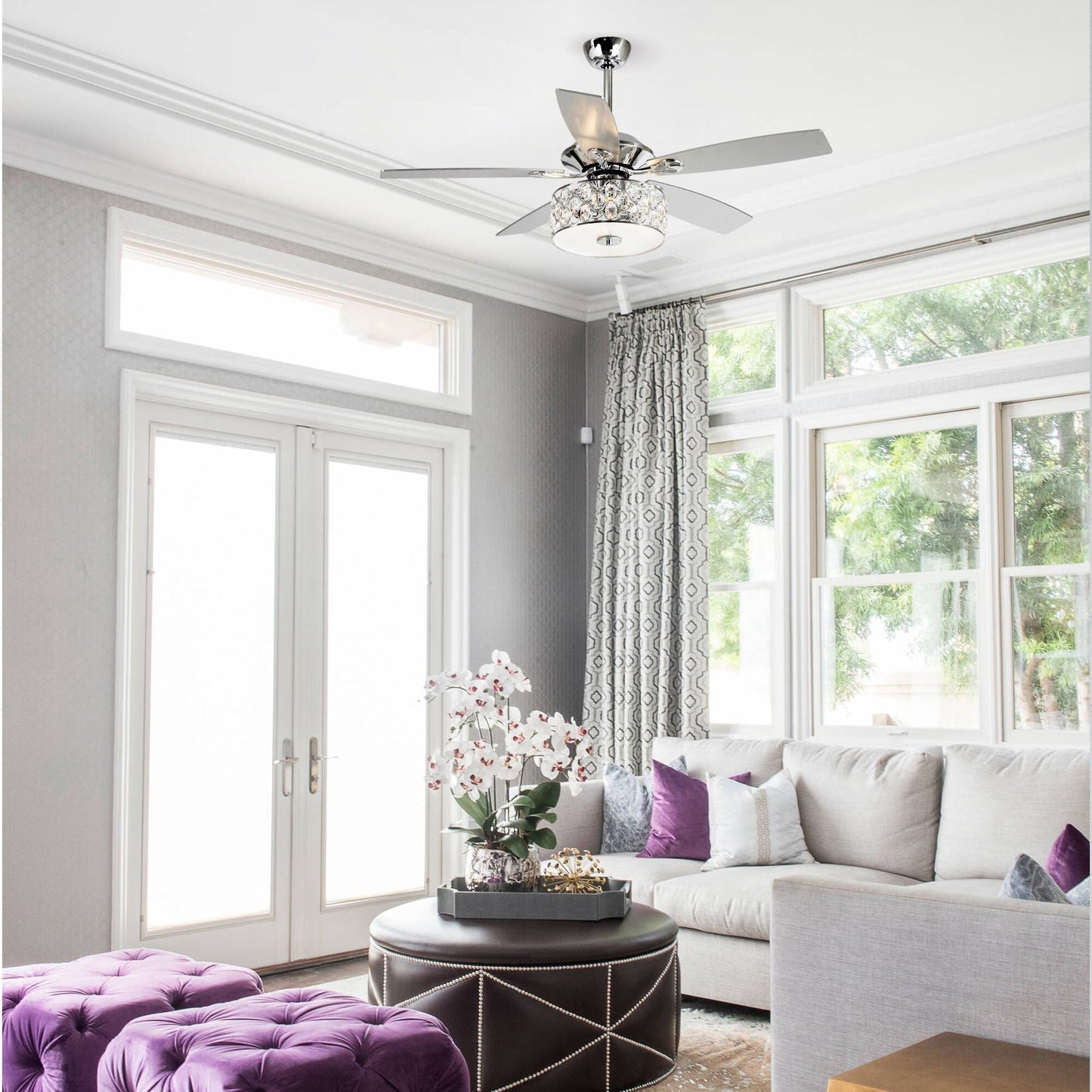 Luminaire suspendu moderne à 52 branches et 4 lumières, avec ventilateur de plafond à cristaux et télécommande.