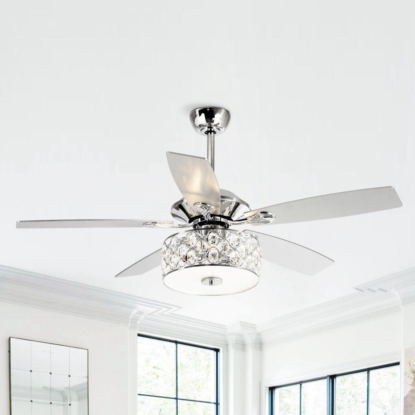 Luminaire suspendu moderne à 52 branches et 4 lumières, avec ventilateur de plafond à cristaux et télécommande.