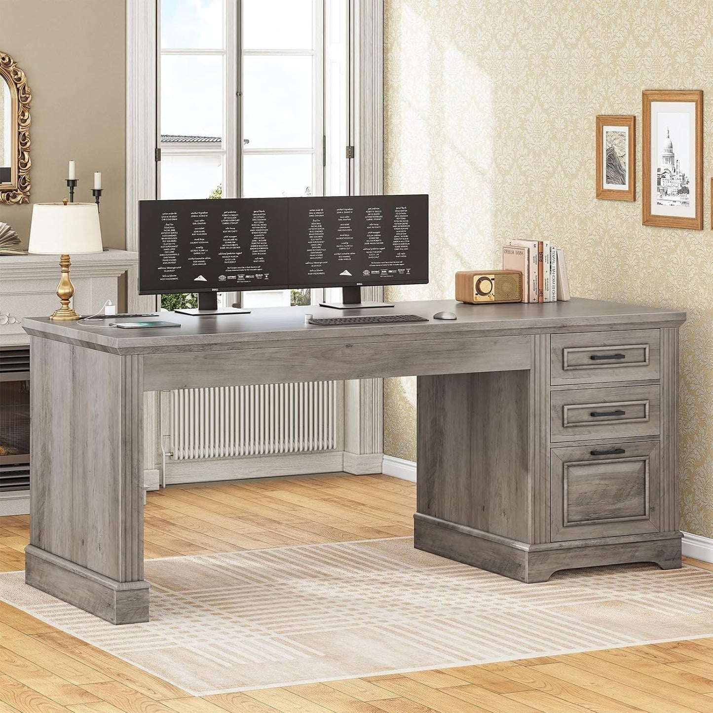 Bureau de direction style farmhouse, bureau de travail pour la maison, tiroir à dossiers, support de moniteur, prise de courant.