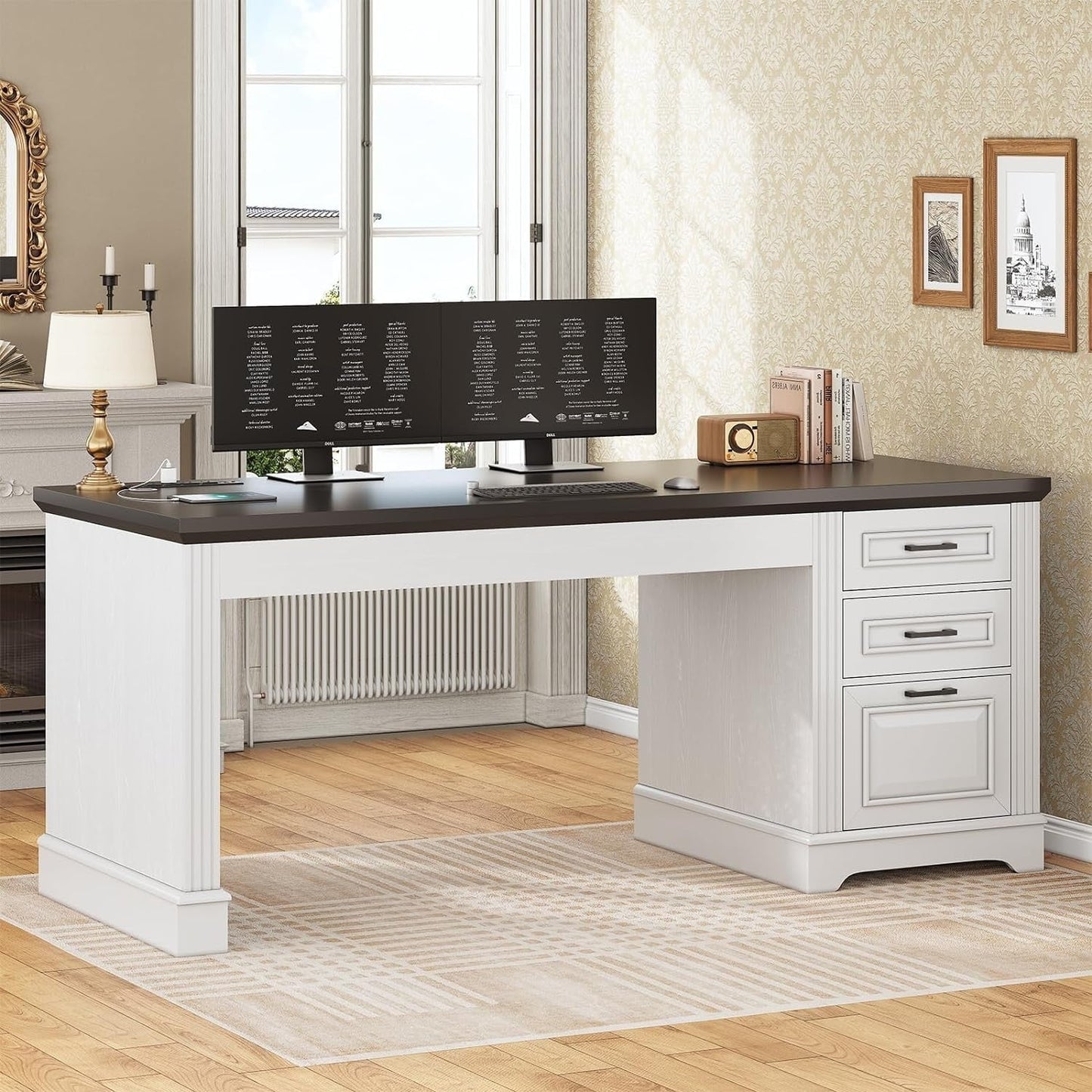 Bureau de direction style farmhouse, bureau de travail pour la maison, tiroir à dossiers, support de moniteur, prise de courant.