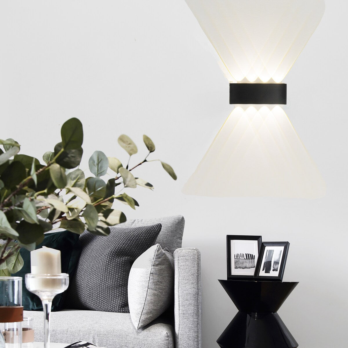 Black Contemporary Decorative Waterproof Aluminum Wall Lamp for Indoors and Outdoors, 8 Watt Cool White 4000K