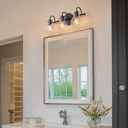 Applique murale moderne dorée à 3 lumières pour salle de bain, avec abat-jour sphérique en verre.