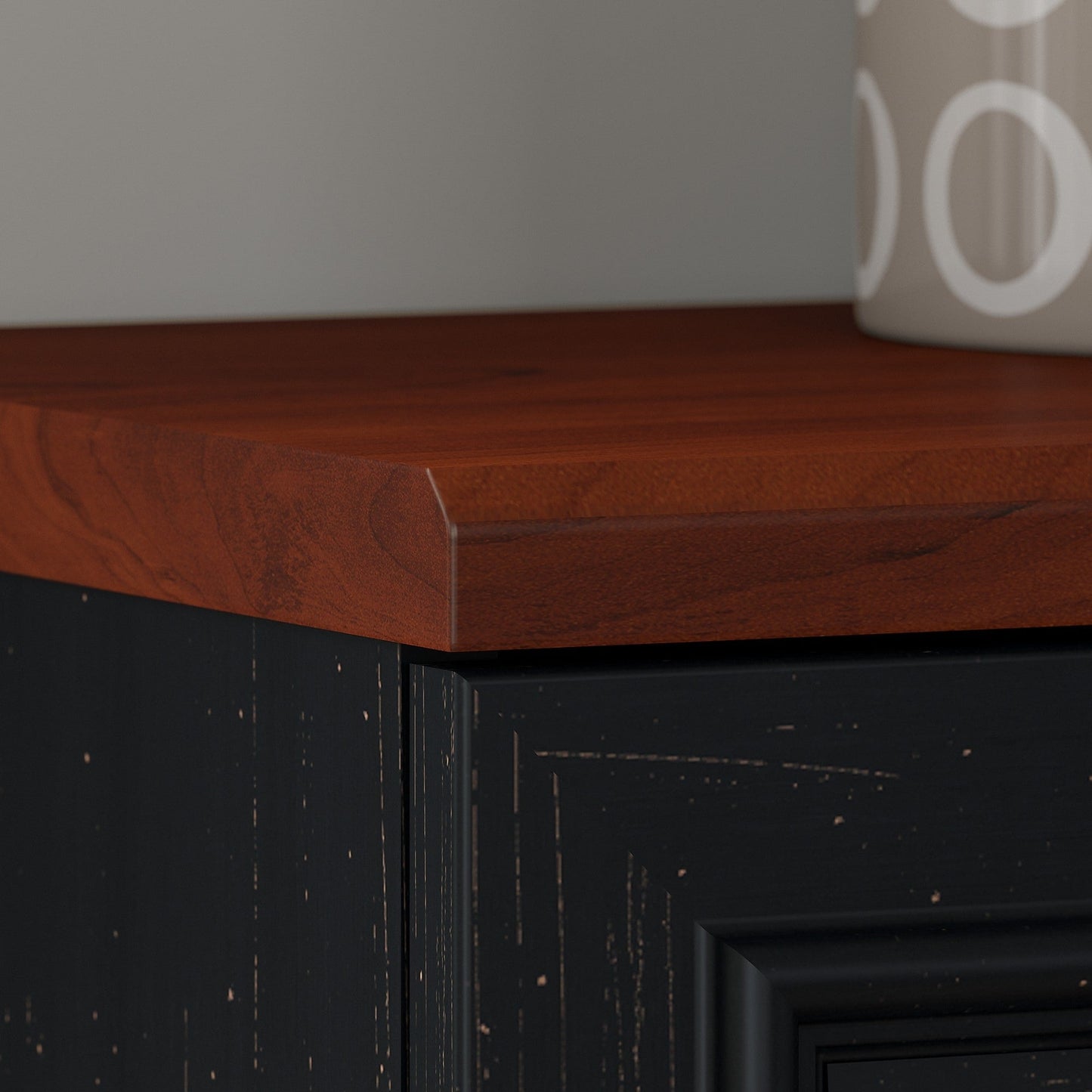 Armoire de rangement Fairview avec portes et étagères de Bush Furniture - 80,6 cm L x 32,4 cm l x 78,1 cm H