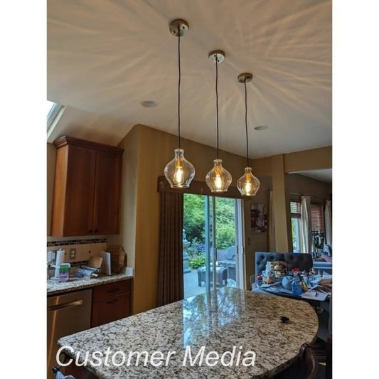 Suspension en laiton Coria, style moderne du milieu du siècle, luminaire à 1 lumière, lampe d'îlot de cuisine élégante et dimmable, verre cannelé, salle à manger.