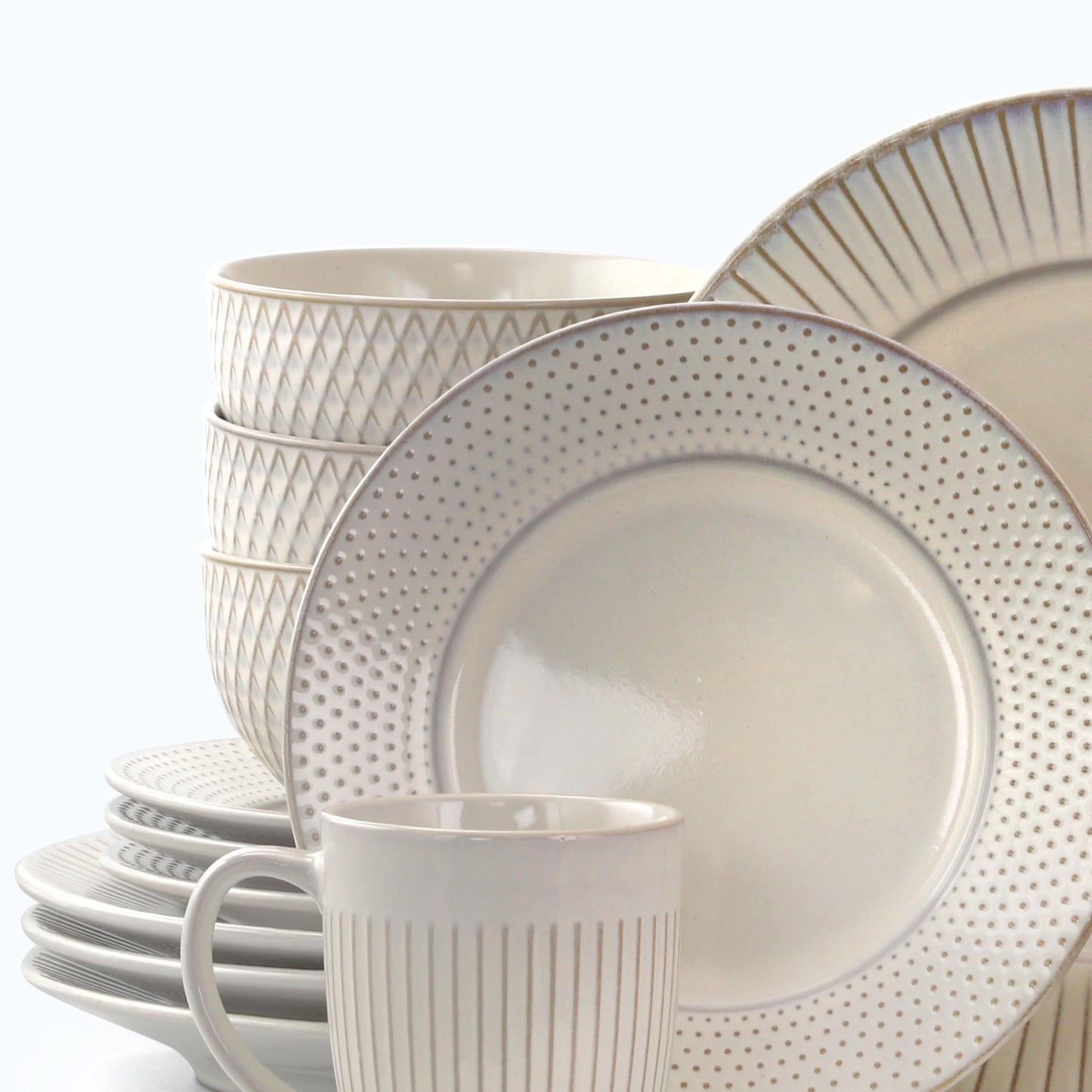 Elama Marketplace Favorites - Service de table 16 pièces en blanc embossé