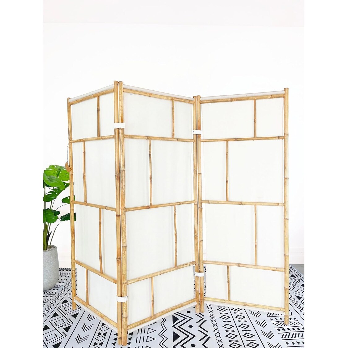 Paravent pliable en bambou artisanal à 3 panneaux, tissu écru.