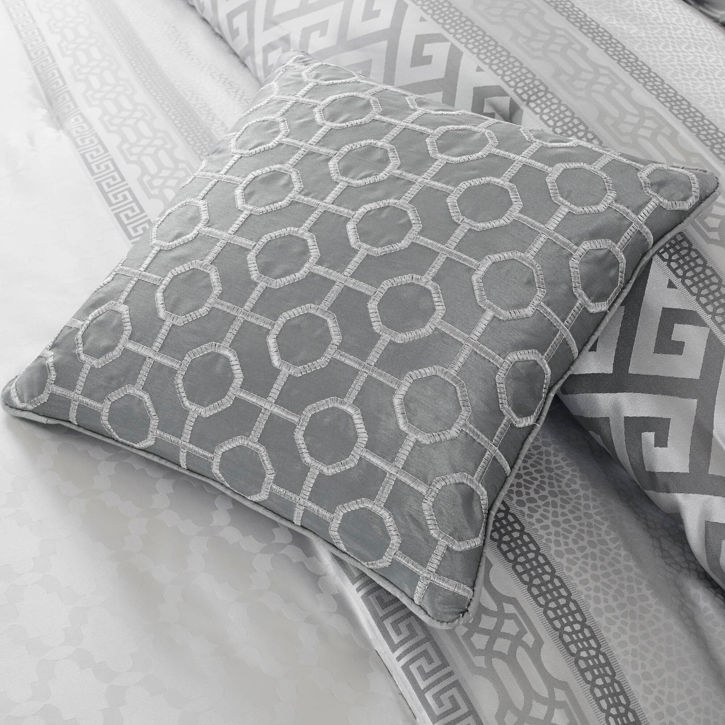 Ensemble de couette Christian à motifs géométriques en jacquard de Madison Park, 7 pièces