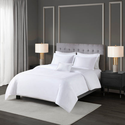Ensemble de housse de couette brodée en satin de coton 100 % de la collection de luxe Madison Park Signature à 500 fils au pouce carré.