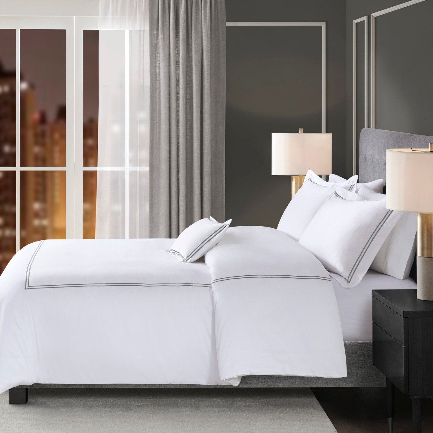 Ensemble de housse de couette brodée en satin de coton 100 % de la collection de luxe Madison Park Signature à 500 fils au pouce carré.