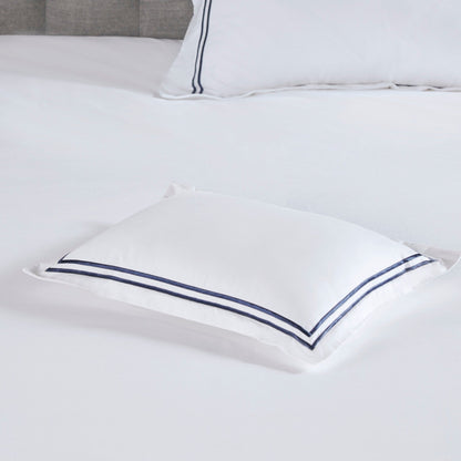 Ensemble de housse de couette brodée en satin de coton 100 % de la collection de luxe Madison Park Signature à 500 fils au pouce carré.