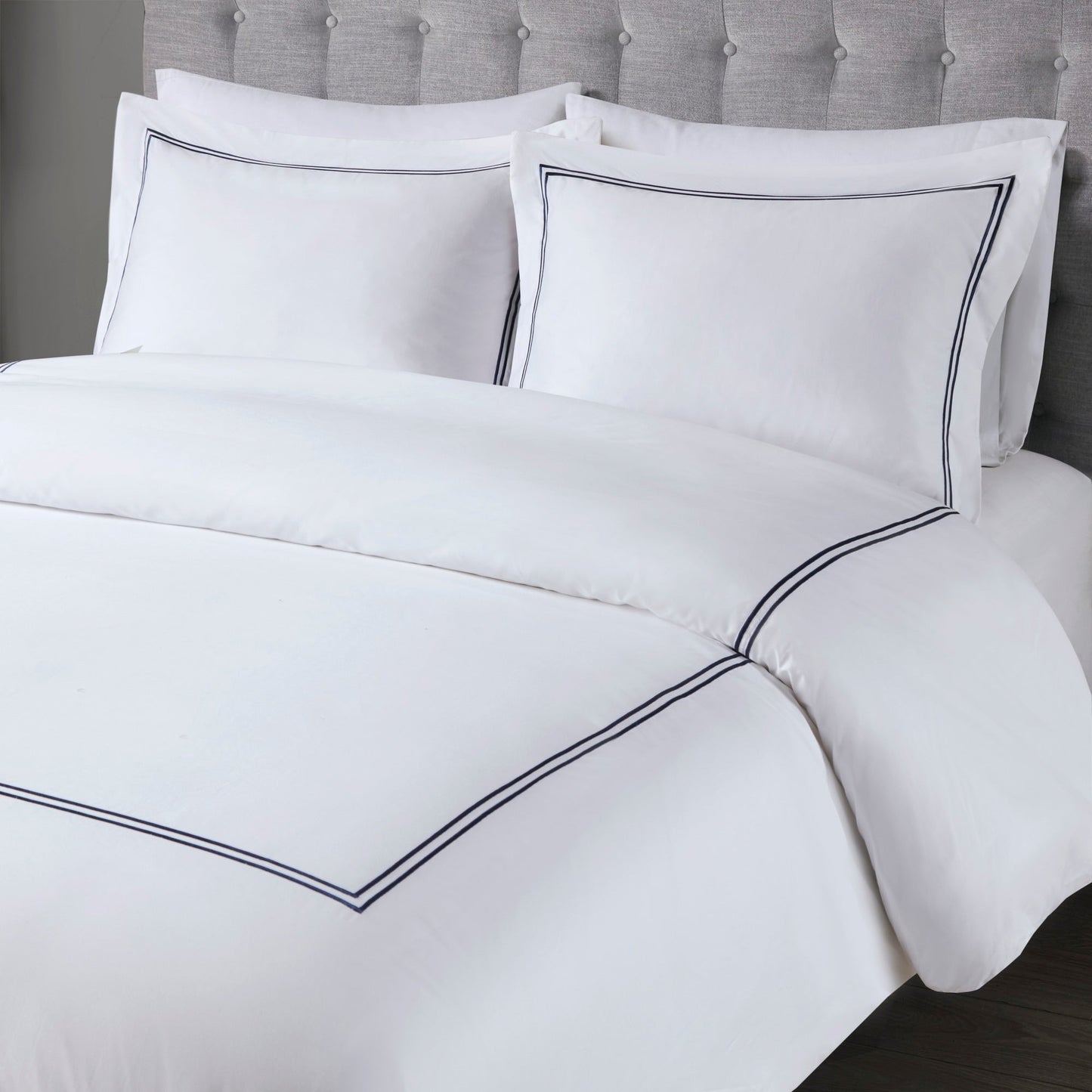Ensemble de housse de couette brodée en satin de coton 100 % de la collection de luxe Madison Park Signature à 500 fils au pouce carré.