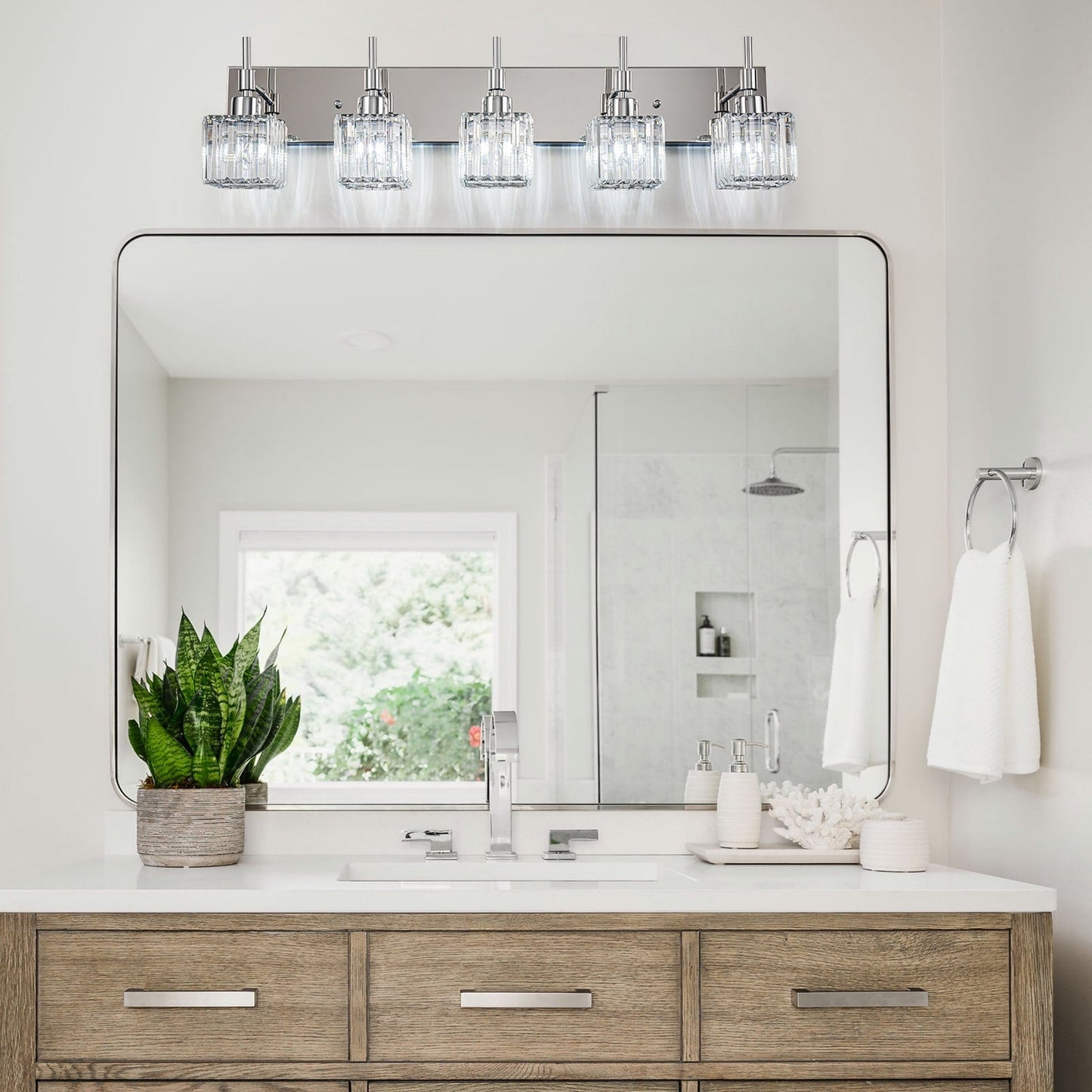 Ora Lustre de salle de bain moderne à cristaux, à intensité variable, pour miroir, éclairage de vanité glamour