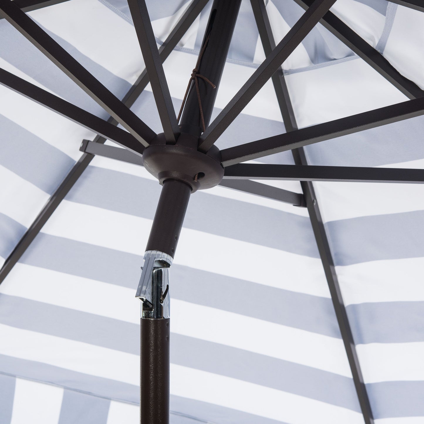 Parasol rond de 3,35 m (11 pieds) de la ligne de mode Outdoor Sidse de SAFAVIEH