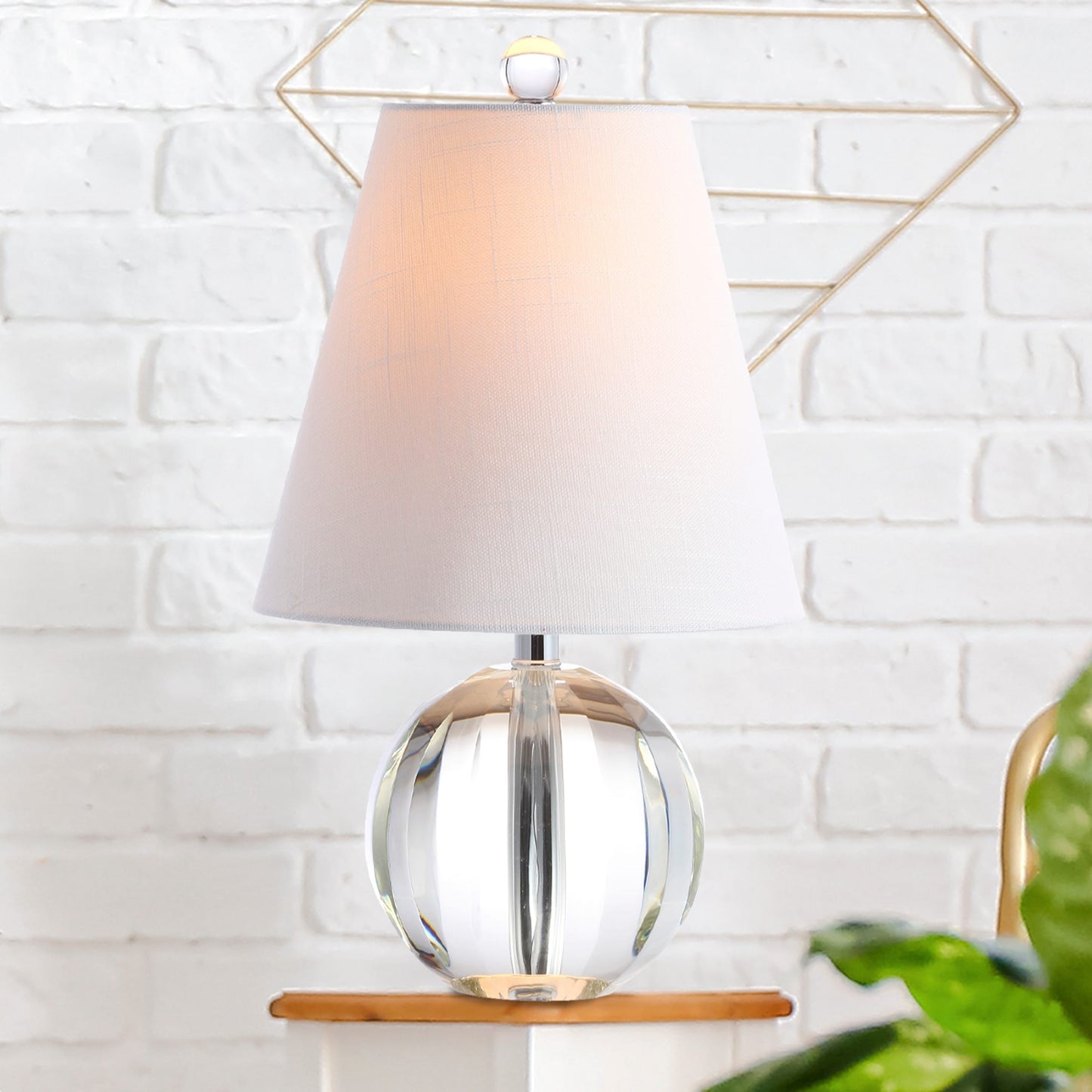 Lampe de table LED Goddard 16 à boule de cristal/métal, par JONATHAN Y